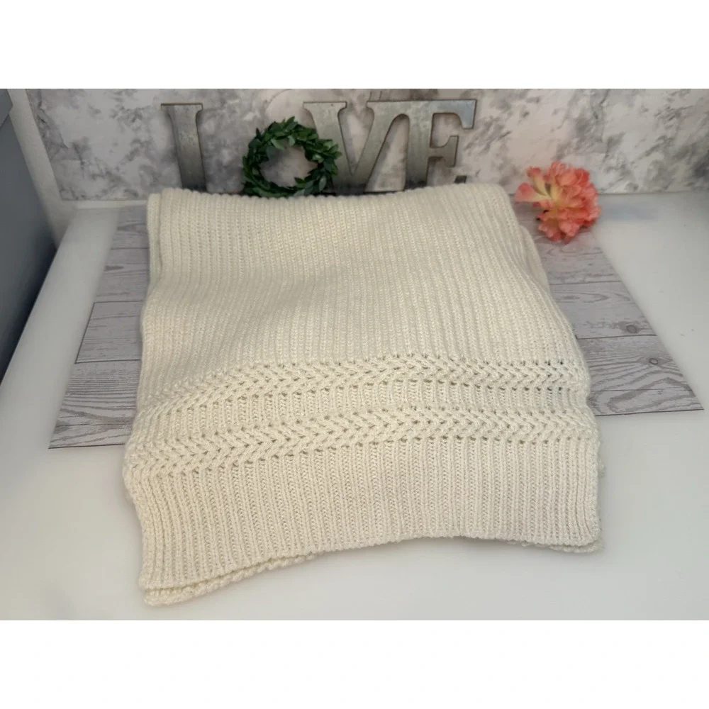 Armani Exchange Women's Knitted Cozy Ivory‎ Made in Italy Knit Scarf 86